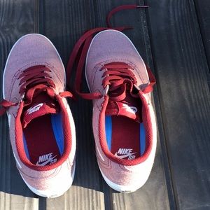 Slightly Used Nike Tennis Shoes